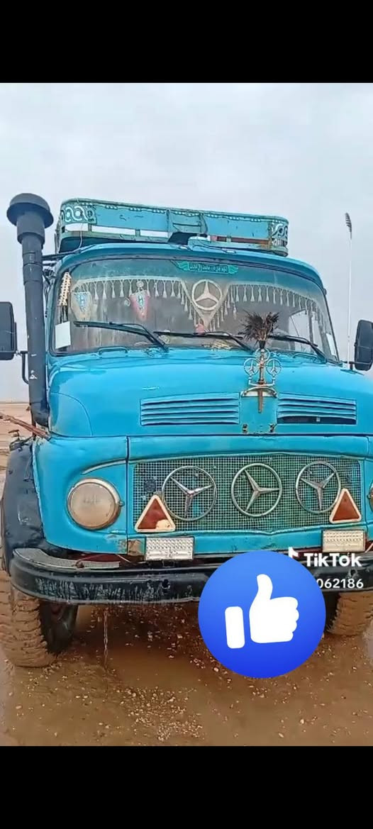 سلام عليكم سيارة اللبيع ابو ردين موديل 75كير محرك اكسن مكفولات 6طن رقم نجف نكليزي بل سنويه تانكي.تخم.تاير مكان دوانيه السعر 20مليون وبيه مجال ***********/***********
