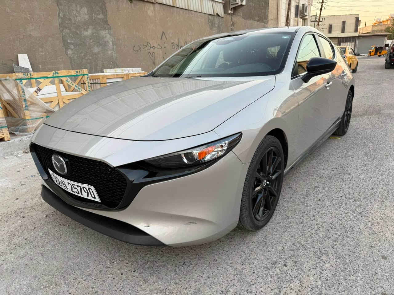 السلام عليكم لبيع مازده 3  ياباني اصل وارد امريكي 
ماشيه 37 
مكينه 2500 تنفس طبيعي 
مواصفات الهاج باك معروفه 
بصمه جلد رادارت شاشه ويل كب 18 
سايد بريك كهربائي قياده ذاتيه لايت لد هواي بيها مواصفات وسياره قتصاديه خير  مـטּ ﭑللــۃ  بدون ارباك فقط برده طاك وكشن
ضرر سياره بابتين جه سايق 
صور حادث مرفوقات بلمنشور
رقم أربيل بسمي جديد دخول جديد لشمال
مكان سياره بغداد البلديات 
 ***********
السعر 137 وبيها مجال 
تريد تحويل وكاله حاضر بغداد, العراق
