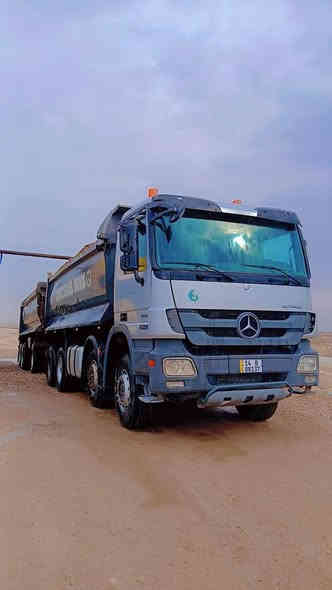 للبيع اكتروز قاطرة ومقطورة راس وعربانة جيئف كير كهربائي موديل 2008 معلاية ١٧ السيارة كبانهة ٢٢ طن الفارغ 
***********
