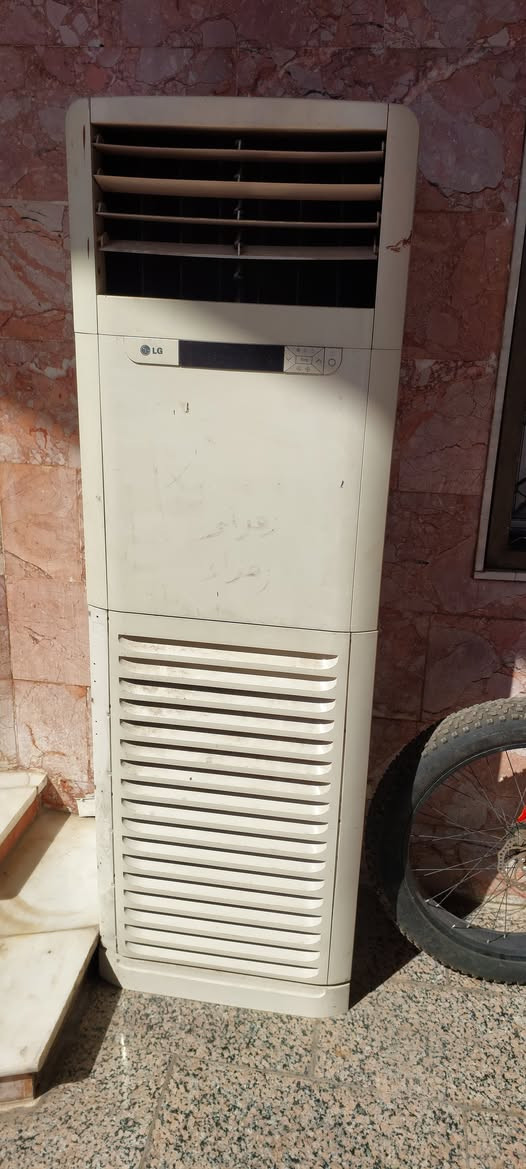 سبلت كنتوري حار بارد كلش دفع قوي نوعية ال جي LG الاصلي القديم صارله 10 سنوات و بعده جديد ما مشتغل هوايه مال استقبال - يشتغل على 3 فيس لانه 5 طن - نوعية الغاز R22 

الموقع شارع فلسطين - السعر 500 الف دينار

***********
