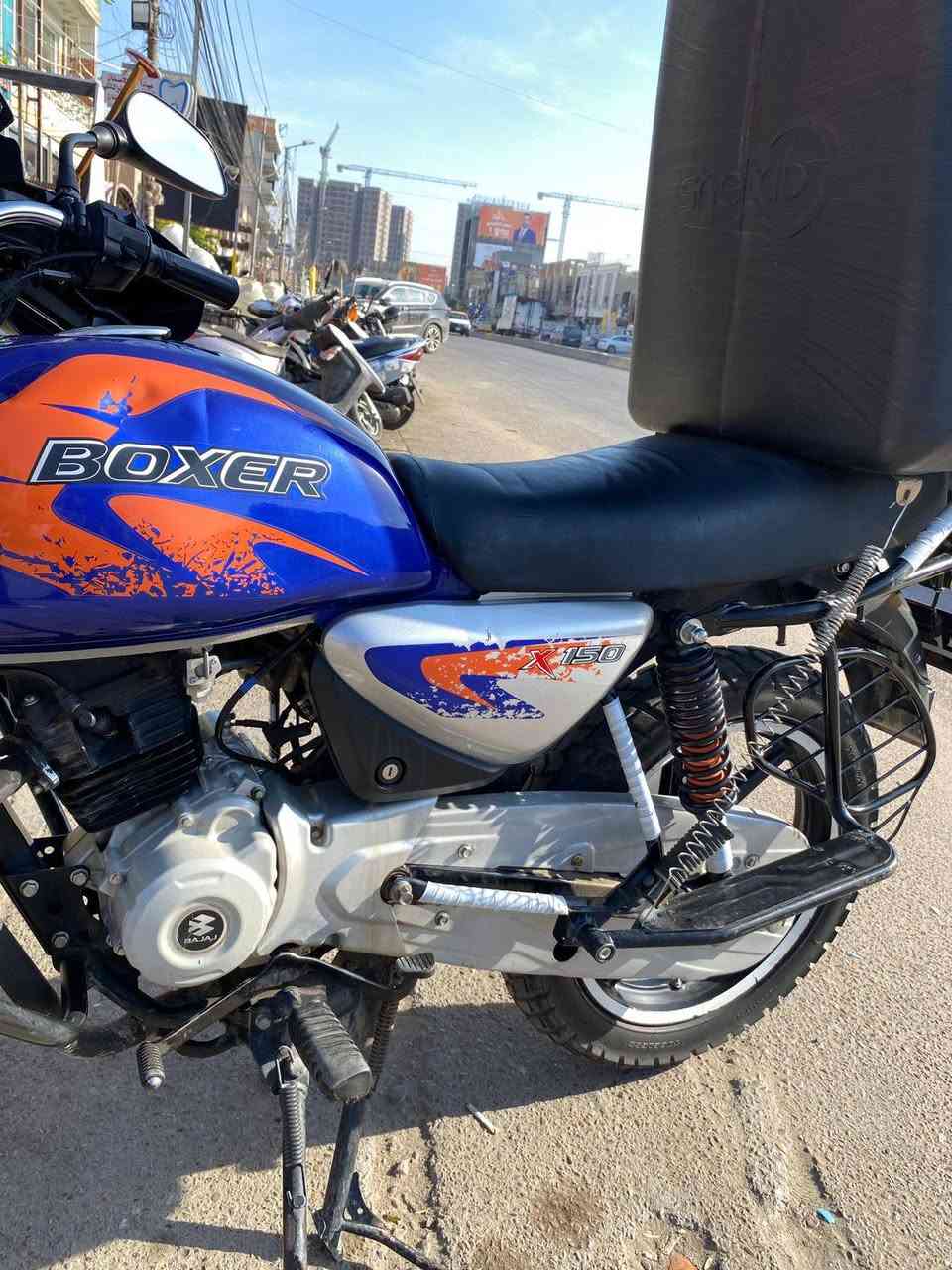 السلام عليكم دراجه بوكسر للبيع موديل 2023اوراق كامله نقص الوصل الجمركي الدراجه نظيفه بس بيها شغلات بسيطه السعر مليون مكاني الدورة الاثوريين ***********
