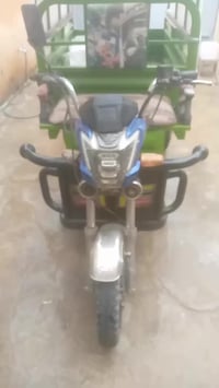 للبيع 800 وبيها مجال 07700852503