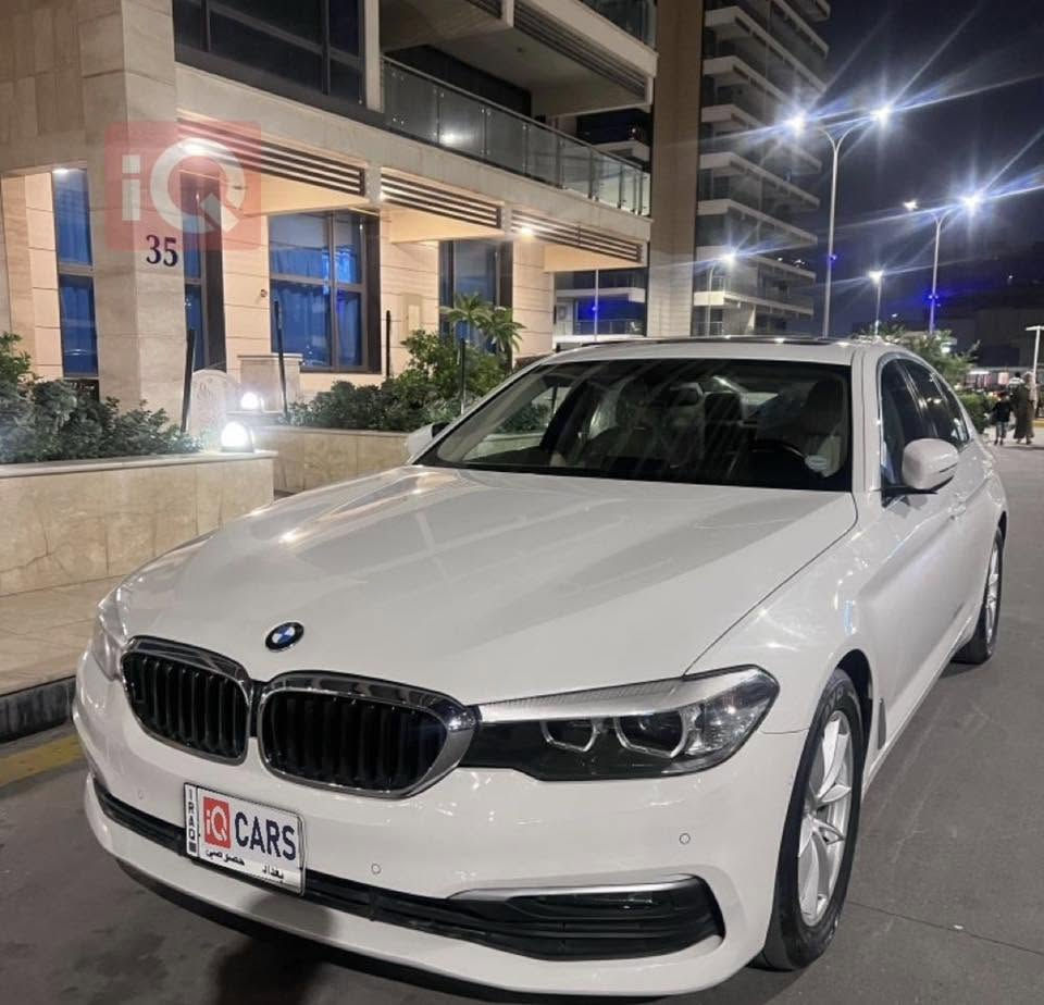 Bmw 520
وكالة العروش2020 

سيارة على ايدي من الاستلام من الشركة 

بدون اي عطل او اشارة او تنبية 

لوحة بغداد 

فتحة السقف 

ستائر جانبية وخلفية 

بصمة 

مسند ذراع

كاميرا خلفية 

رادارات 

نظام تنبيه السائق 

حساسات هواء الاطارات 

مثبت سرعة 

لايتات ليزرية ليد 

كشافات ضباب 

مانع انزلاق 

السعر مناسب 
مكان السيارة بغداد المنصور 
للتواصل واتساب 

***********
