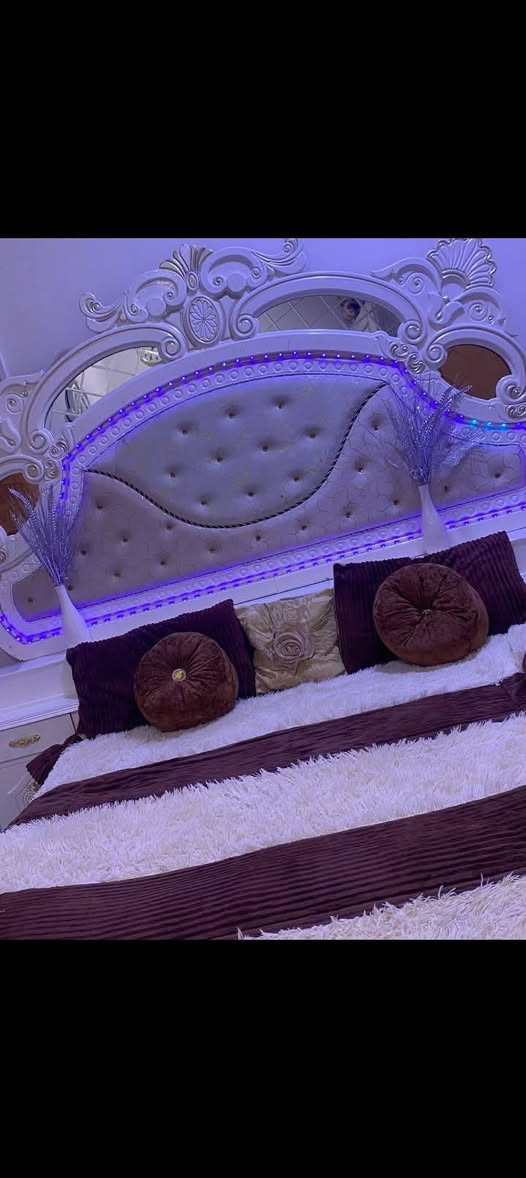 بدون كنتور فقط جربايه نفرين وكومديات وميز خشب عراقي نضيفة كولش واستخدام قليل مابيها ضرر ابد مكاني البصرة سعر 350 بيها مجال للشراي


**إذا كنت صاحب هذا الإعلان وتريد حذفه لأي سبب، رجاءا أرسل رسالة إلى الدعم الفني**