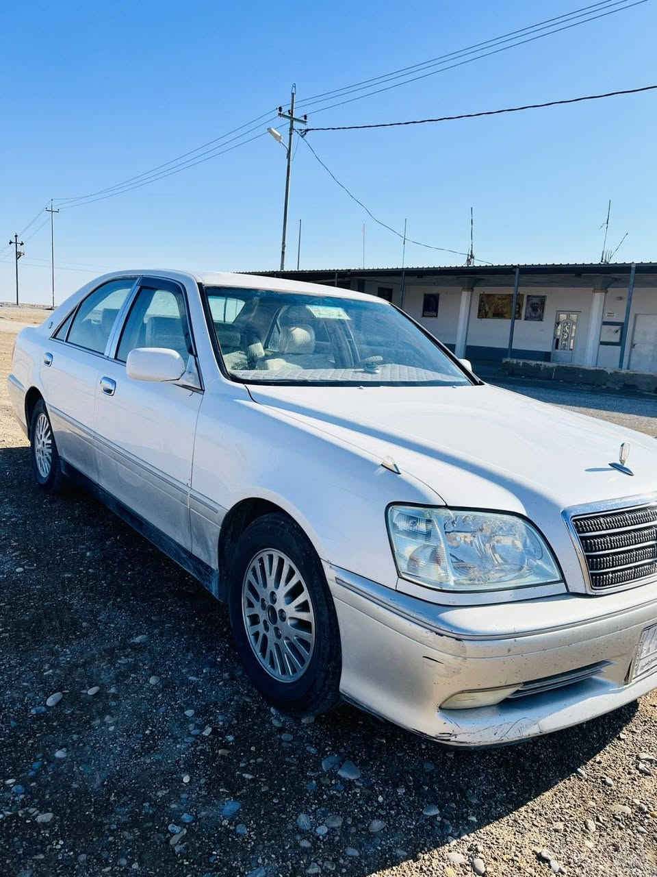 السلام عليكم ملكة كراون للبيع 🧿🧿
رقم واسط الألماني السيارة مكفولة من الكص 
والضربة والنقل جثةبيها بارد على حد شبر
بلجاملغ الامامي صفحت السايق والسوانر موجود 
 مكفولة من العيب الشرعي المحرك ديفور الكبير
شاصي 175 للاستفسار اكثر الاتصال ***********
