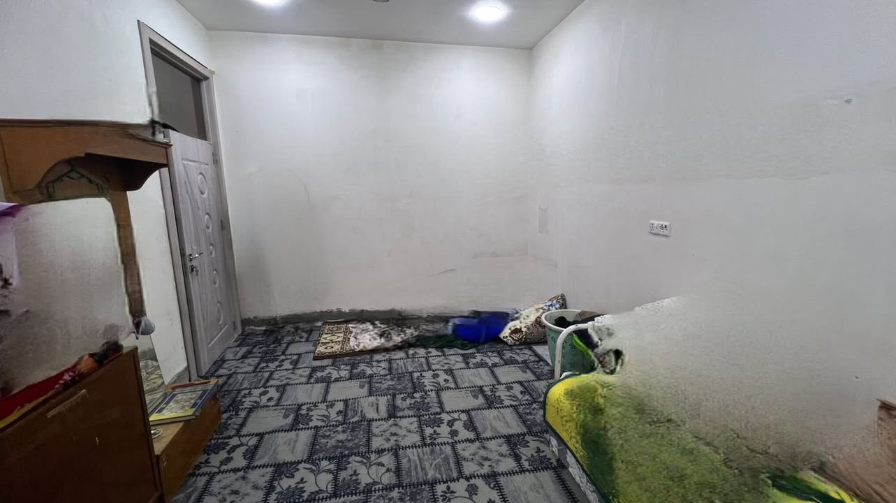 دار للبيع منطقة البوعيثه مقابيل صيدلية بسمة الحياة 
المساحه ١٥٥ متر 
الواجه ١٢ ونص والنزال ١٢ 
يتكون من ثلاث غرف نوم وصاله وستقبل ومطبخ 

الاتصال على الرقم ***********
