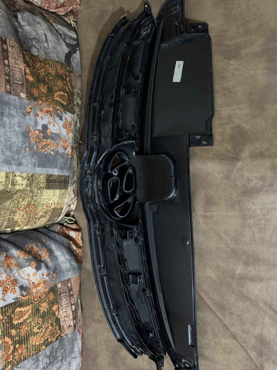 سلام عليكم شباك مال دعاميه النترا من موديل اعتقد 12 لحد ال 15  اصلي نضيف كلش قيم واخذ بل يرضي الله 

***********
