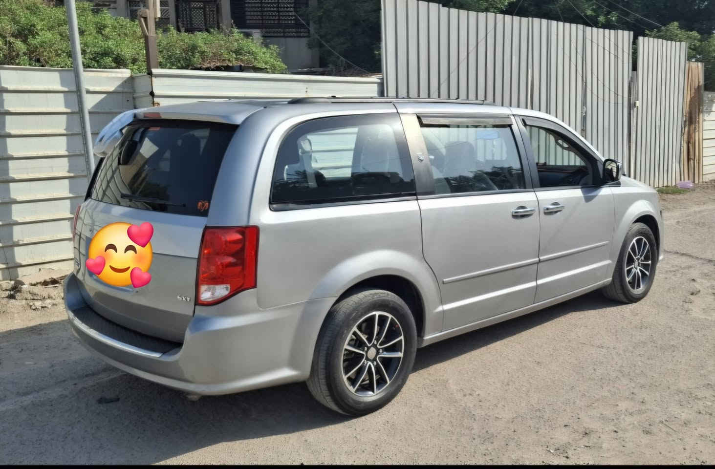 السلام عليكم..للبيع فقط واعتذر عن المراوس
.دوج كرفان  امريكي SXT لون رصاصي صدر الحمام موديل ٢٠١٥  رقم بغداد الانكليزي خصوصي
محرك وكير خير من الله 
تخم تاير جيد
تخم ويل كب حديث ١٧
منظومة غاز ٨٠ لتر 
ابواب كهرباء 
بجم جي تي 
السيارة جاهزة ونظيفة
حادث خلفي جاملغ وجنطة 
سيارة مسويلها ادامة كاملة 
السعر ١٦٠ ور قة 
***********
