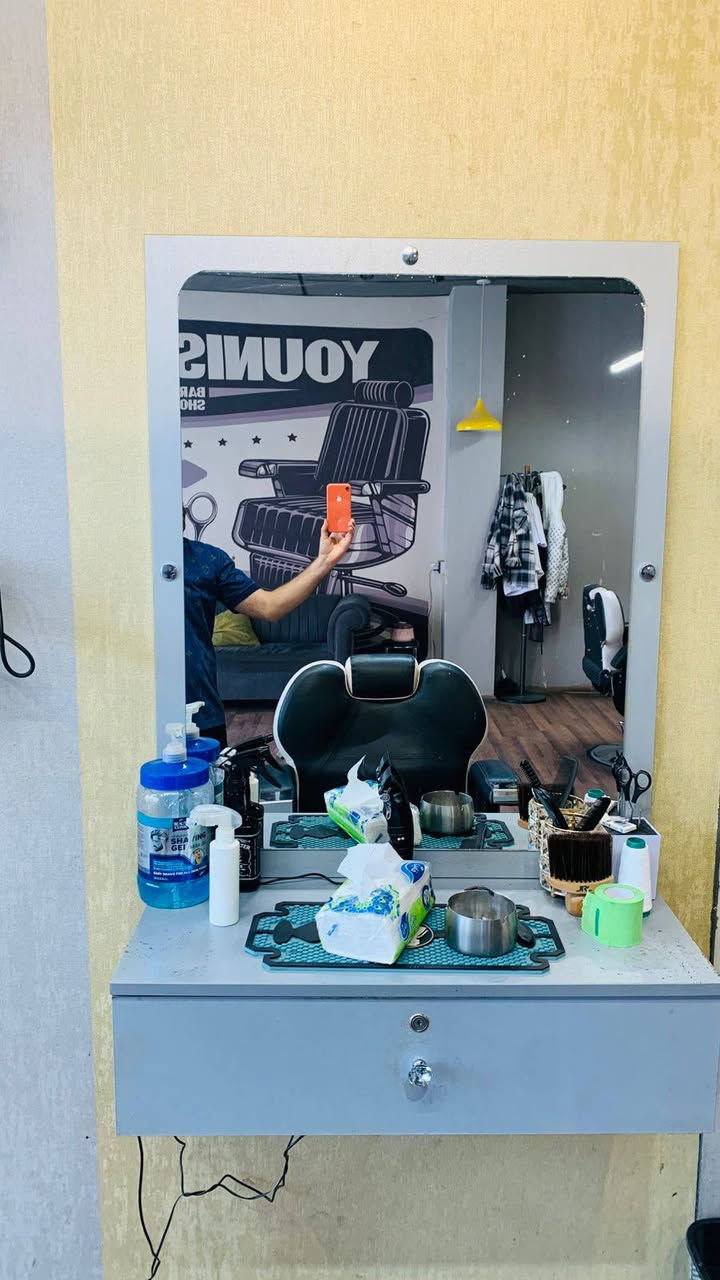 السلام عليكم كرسي كلش نظيف وميوزه عدد اثنين نظيفات المكان النجف اي استفسار اتصل ***********
