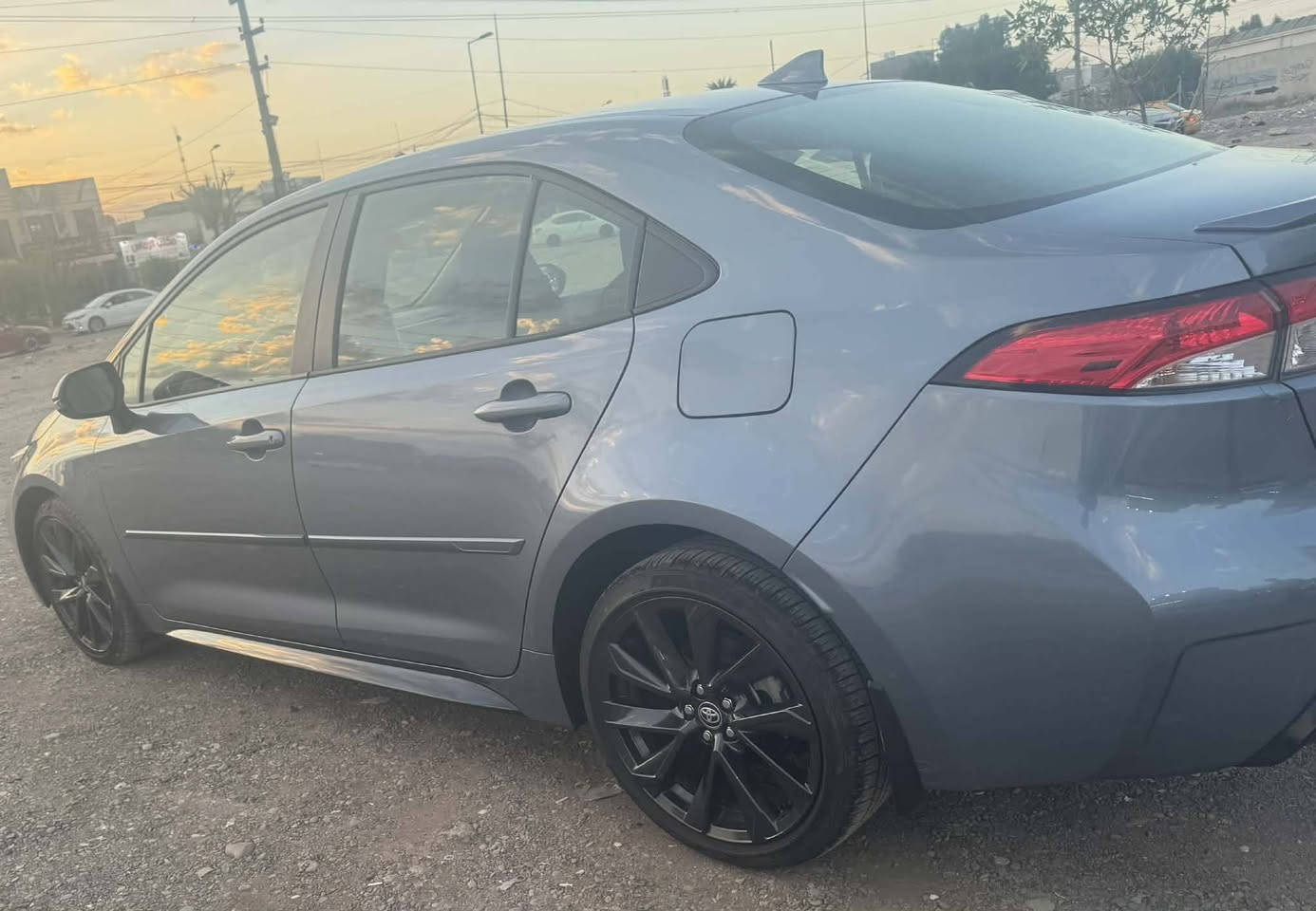 السلام عليكم للبيع فقط تويوتا كورلا هايبرد وارد امريكي موديل 2024 محرك 1800 المرغوب فئه SE حادثها موضح بالصوره فقط بارد بدون تبديل عده الدعاميه الاماميه الدعاميه الخالفيه اجتي نصها على الكشن الوره نفسها صلحتها وشديتها بدون صبغ السياره بدون شواصي بدون لغد السعر 165 مرقمه بغداد للاستفسار ***********
