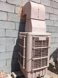 مكلف اغراض للبيع كلشي وسعره للتواصل مع صاحبهن باسم جمعه علي 0783094674...