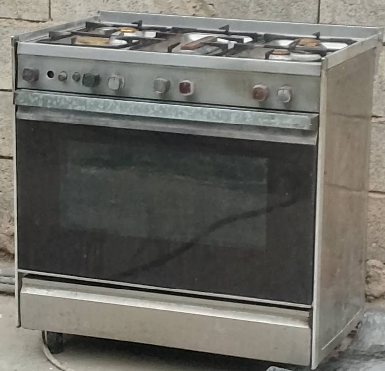 للبيع مكلفه بالنشر 
ديوان عدد 2 معرض متكون من قطعتين بوفيه ومعرض تكمه طباخ عشتار خمس عيون وفرن شغال ثلاجه4 باب مجمده من جوه وثلاجه من فوك وثلاجه LG  حجم وسط تجميد فول بأسعار مناسبه


**إذا كنت صاحب هذا الإعلان وتريد حذفه لأي سبب، رجاءا أرسل رسالة إلى الدعم الفني**