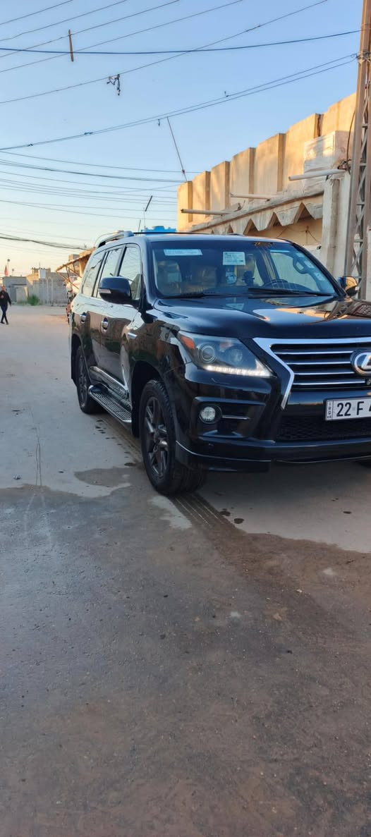 السلام عليكم لكزس موديل 2010 سياره جديده بمعنى الكلمه
ماكينه 5700 ما يحتاج اعدد مواصفات اللكزس فول للاخير ماكينه جديده تخم تاير سياره بيها قطعتين صبغ سونار موجود اللي يحب يراسلني على الخاص وموجود سونارها بدون دواخل رقم اربيل تحويل باي وقت باسم كردي بيع ومراوس 
العنوان ذي قار الفجر 
السعر المطلوب 320 بيها مجال 
تلفون ***********
اخوان الله يرحم والدينكم اللي ما يعجبه السعر يعبر المنشور كل شيء موجود بالسوق السياره جديده حيل ما بيها اي نقص
