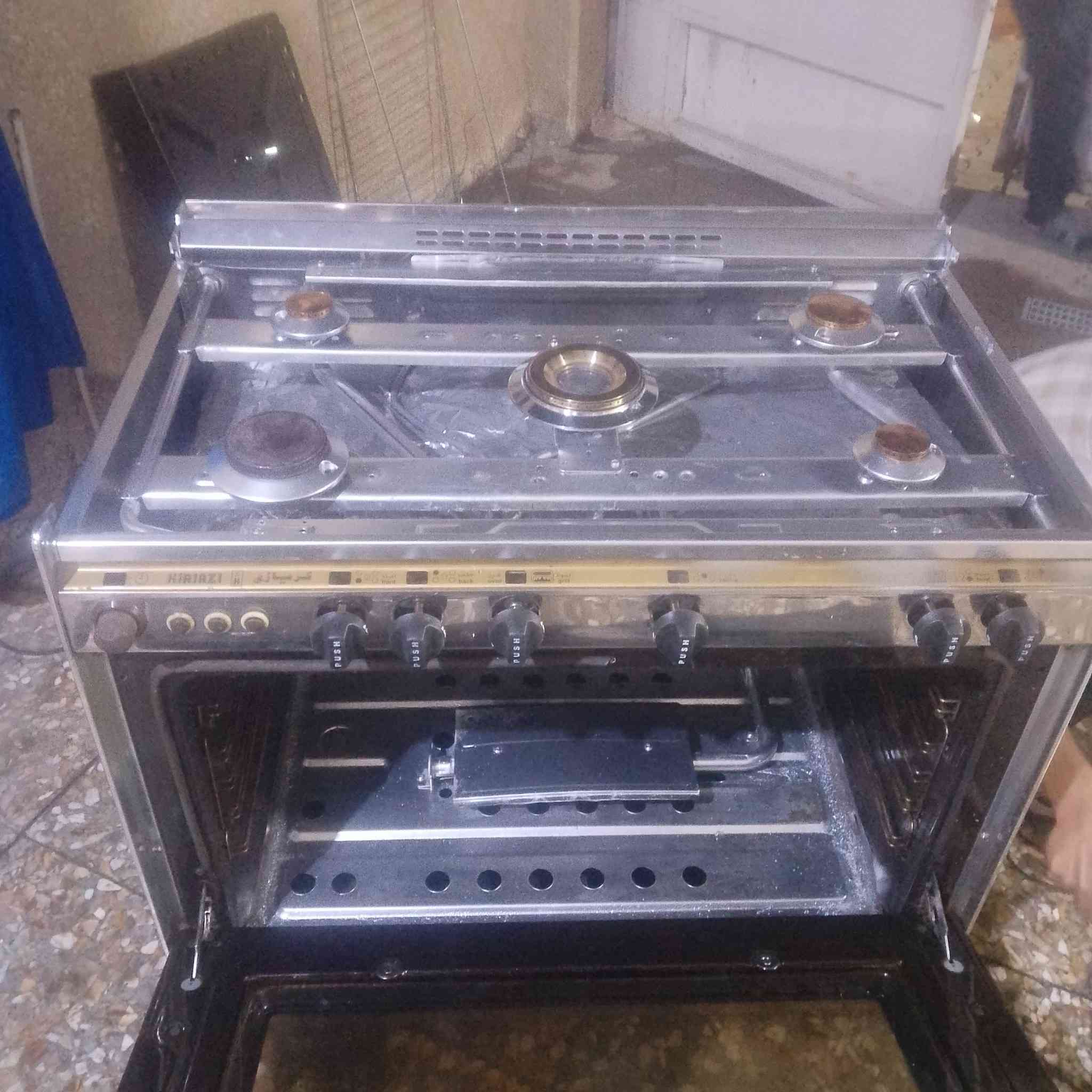 وياكم ابو محمد لتصليح طباخات نجيكم البيت وتدللون تلفون متواجد واتساب أو تصال على الرقم ***********
