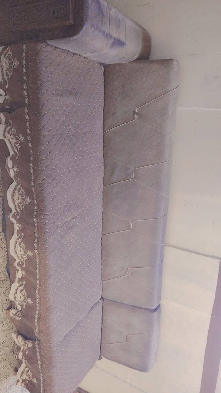 سبلت 3طن الحافض عدد 2شغالات منقصات غازتاخذهن عل فحص بغداد الرئاست العبيدي ***********وغرفه نوم وكاونتر وديوان عشر مقاعد كاروك هزاز
