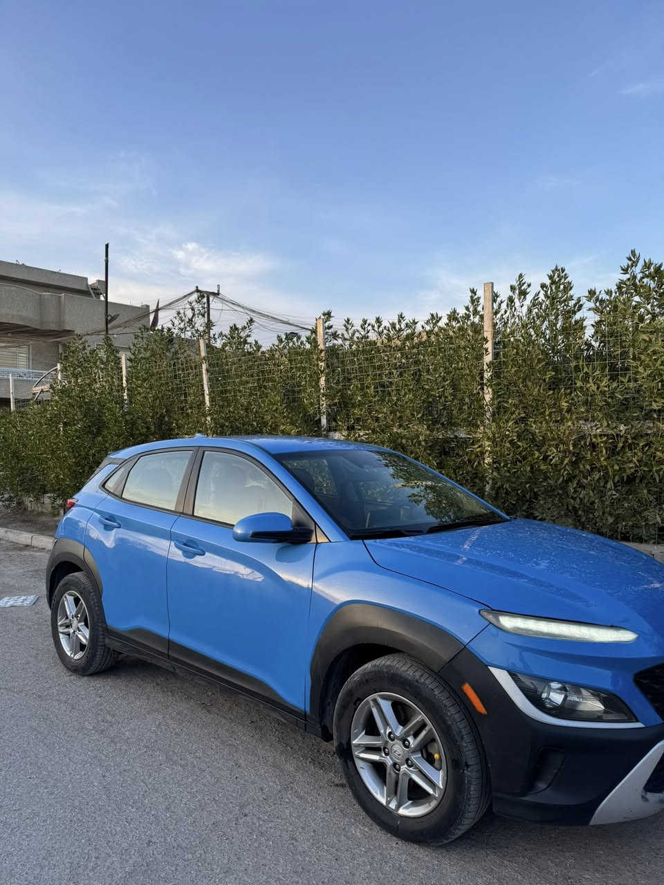 كونا 2022 
 • المحرك
2.0 لتر 4 سلندر
ضرر جاملغ امامي
 • القير:
أوتوماتيك 6 سرعات
 • الدفع:
أمامي (FWD) – وبعض الفئات تجي دفع رباعي
 
ليتات LED نهارية فوق
 حساسات خلفية حسب الفئة
 كامرة خلفية
المواصفات الداخلية:
 شاشة وسطية 7 أو 8 إنج
 تحكم بالدركسون
 مثبت سرعة (بعض الفئات
 نظام مانع انزلاق
 ABS
 نظام ثبات إلكتروني
 تحذير مغادرة المسار

السعر 135 

واتساب او خاص ***********
