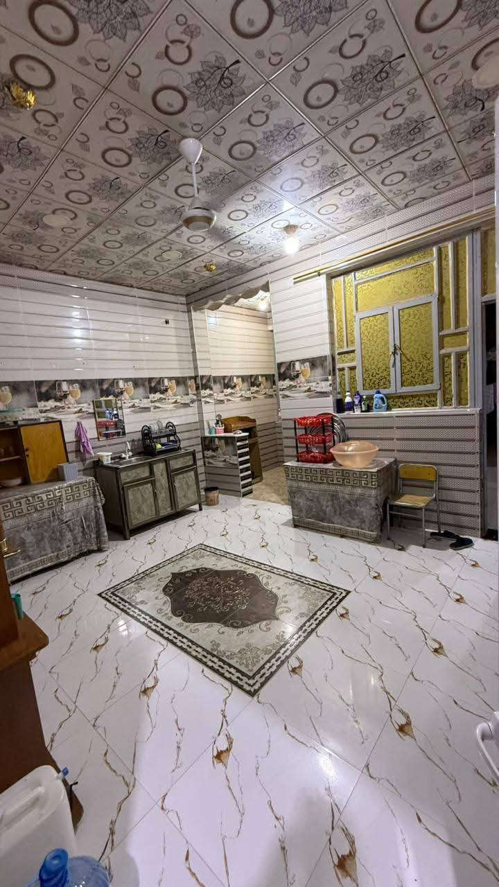 السلام عليكم 
بيت زراعي للبيع منطقة ام هوش آل ابو حسين 
المساحة ٣٠٠م بناء درجة أولى رباط صب كونكريت
غرفتين وصالة ومطبخ وبراني وحديقة مرتبة 
البيت جدا نظيف ومرتب 
السعر ٧٣ مليون 
***********
