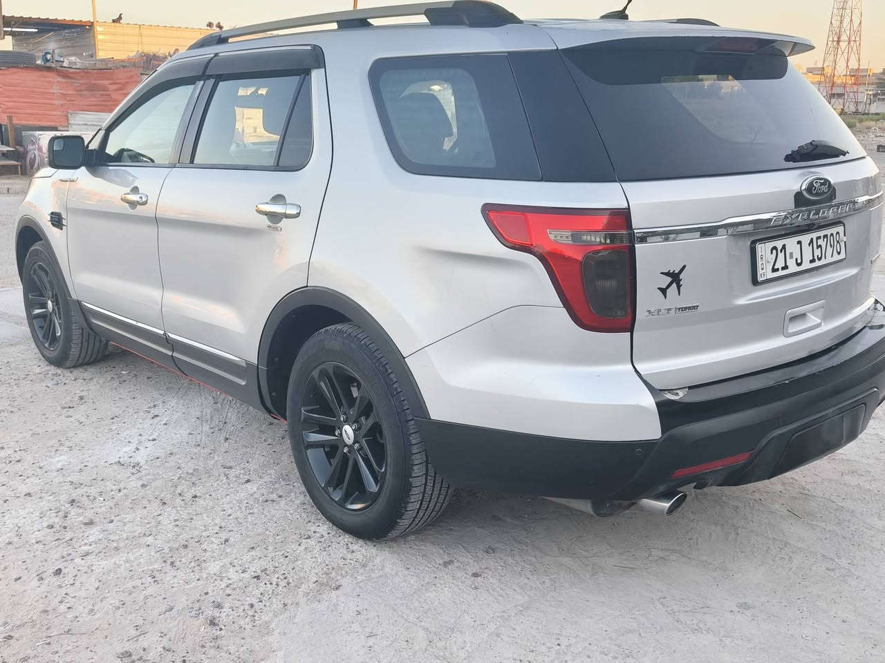 سلام عليكم .اكس بلور مديل 12 وارد  امريكي ضررها جاملغ خلفي   مواصفات Xlt
سيارة جديدة نضيفه مابيهه اي مصرف شغل واطلع وين متحب .  سيارة نص فول .  بانوراما  . كشن السايق كهرباء  شاشه كبيرة سوني . كامرة  . اي ستفسار  مكاني بغداد المحموديه 
***********
***********  اكرم / وتساب او تصال .

