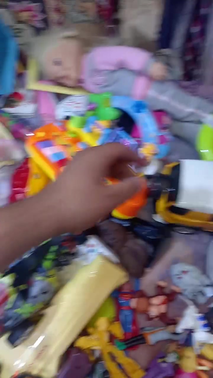 توفر الدمية الناطقة ب٢٥ آلاف التفاصيل داخل الفيديو


**إذا كنت صاحب هذا الإعلان وتريد حذفه لأي سبب، رجاءا أرسل رسالة إلى الدعم الفني**