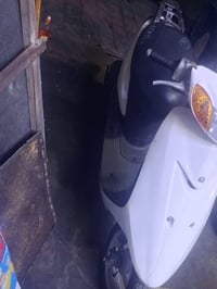 دراجه عصفوريه للبيع شغاله سلف وهندر كهربائيات كامله  بيها ونه بالاكسل ...