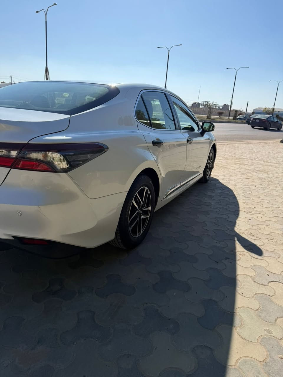 بيع سريع 
كامري 23 LE #خليجي 
#هايبرد 
ماشية 43 
اللون ابيض 
حساسات كامره بصمة 
 #مواصفات_نص_فول 
السيارة جاهزة مبيها اي نقص 
الضرر موضح بالصور شخوط بالباب والدعاميه 
#السعر 22 الف نهايتها 
تواصل على الرقم 
***********
