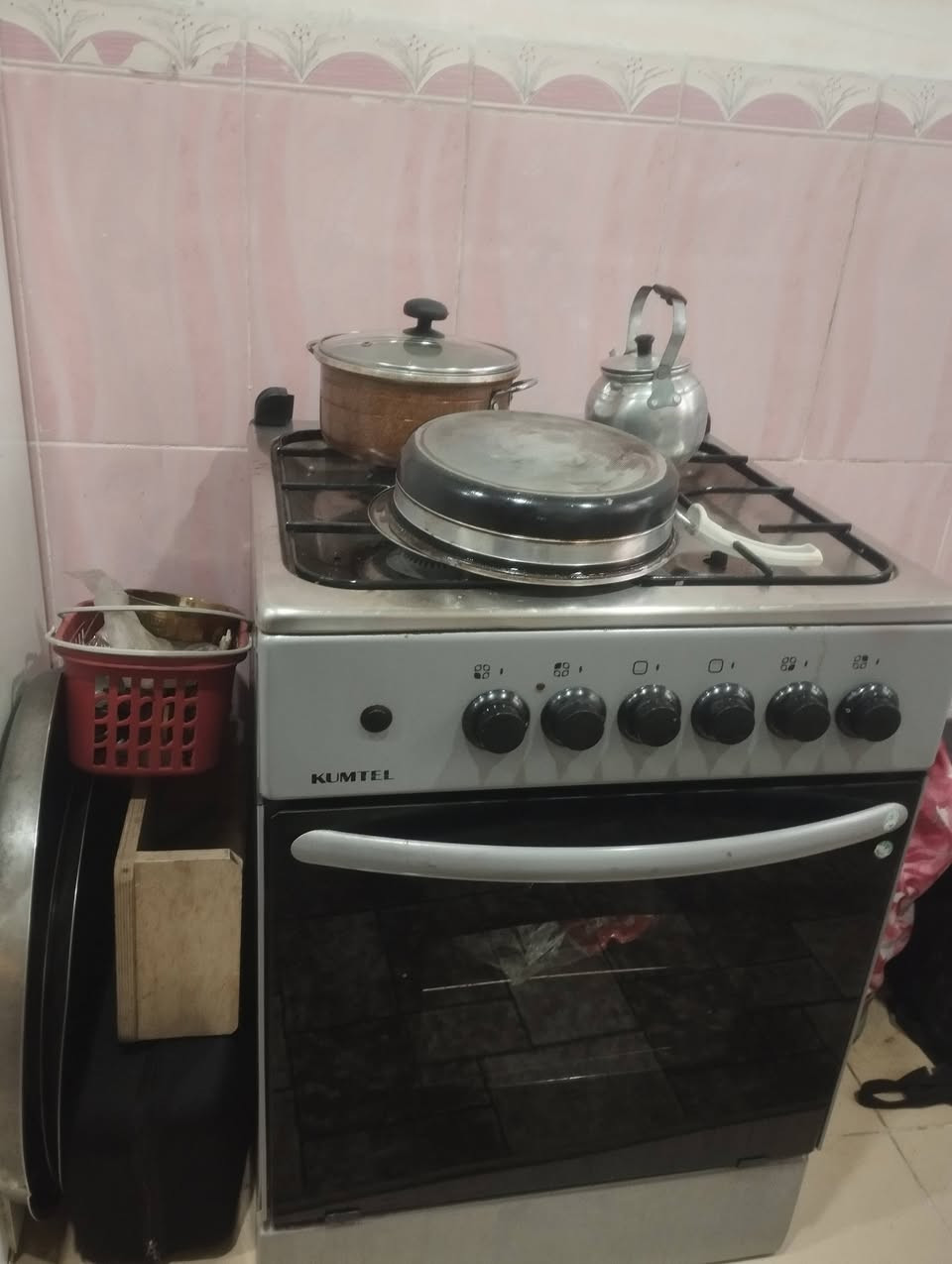 عفش بيت كامل للبيع عنوان اربيل منتكاوة شارع 100
للتواصل*********** واتساب
