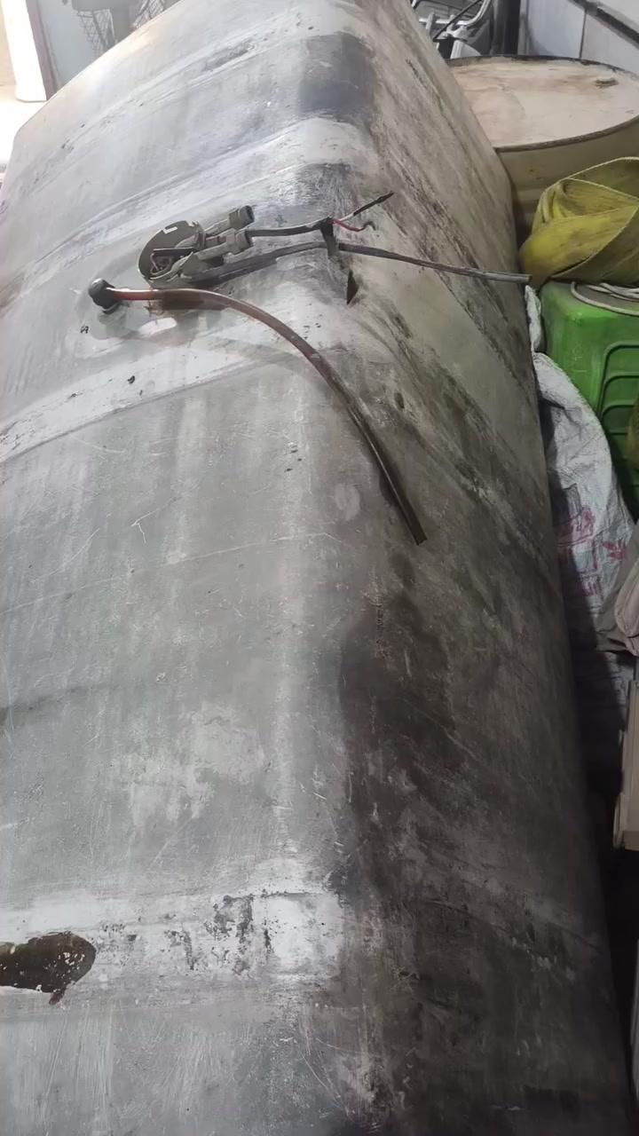 سلام عليكم تانكي كاز 700لتر خمسه اوراق مع المجال ***********
