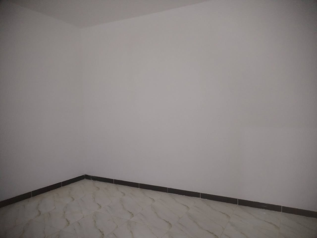 سلام عليكم دار ١٠٠ حي الوفاء قوس الهنديه علا ساحه بنيان حديث غير مسكون لا استفسار علا هاذا الريم ***********
