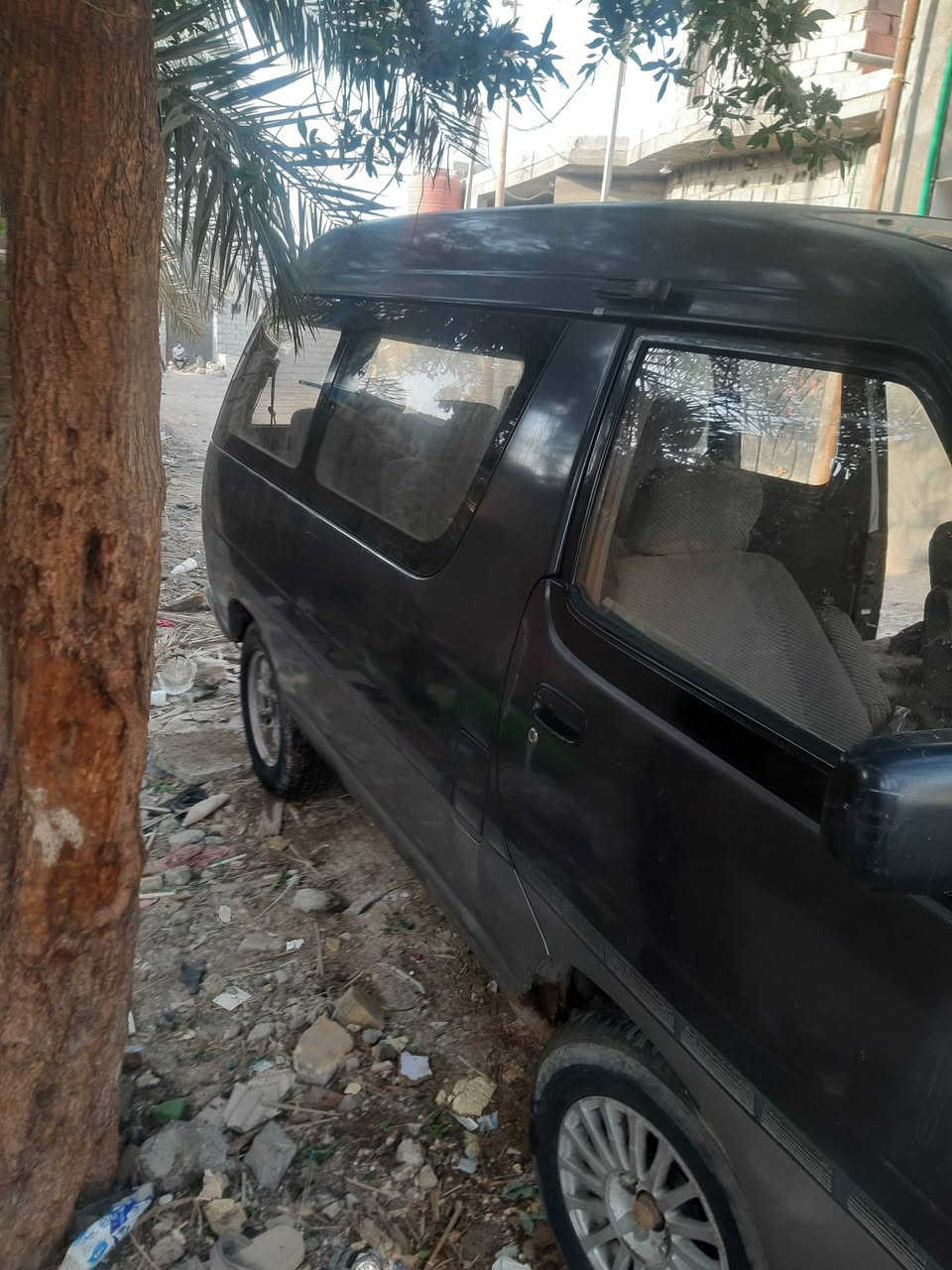 سلام عليكم سياره فاره للبيع محرك ثري واي رقم بصره سنويه منتهيه الكير تعبان راعيها يريد تحويل السعر 25وبيها مجال  ***********
