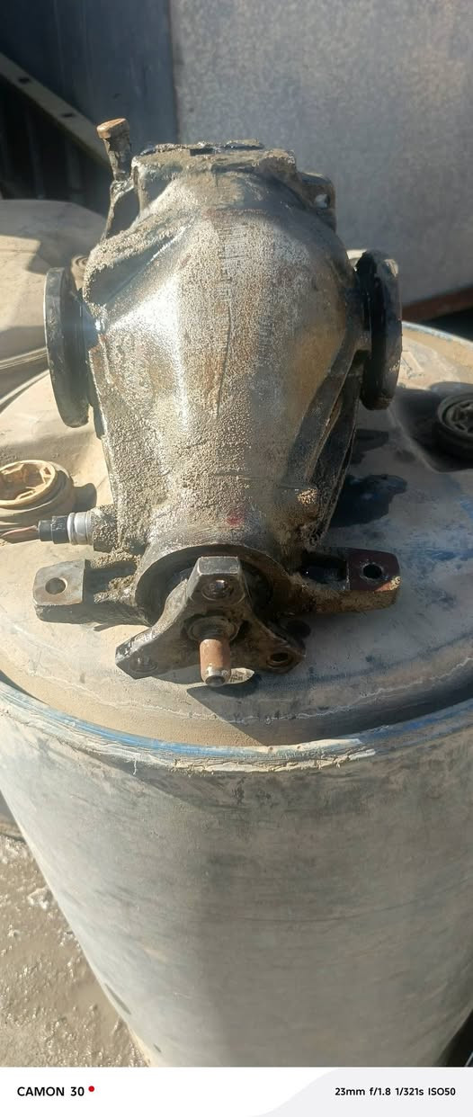 اكسن شرط الشغل مال جانبوو  أخذته أو طلع العندي مابي شي  قيم وأخذه بما يرضي الله  ***********
