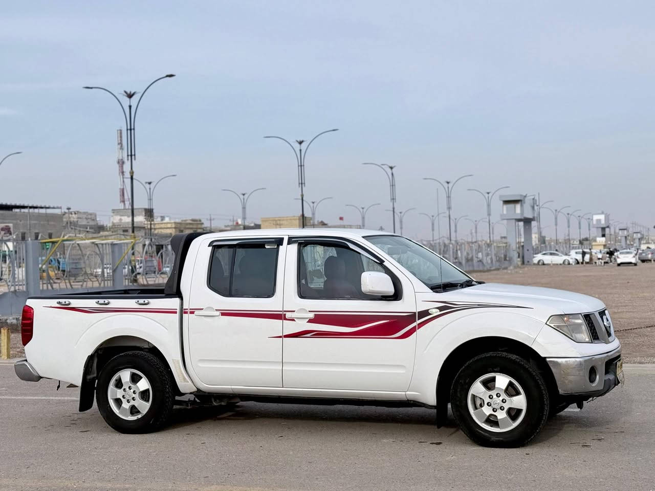 السلام عليكم ورحمه الله
للبيع نيفارا,2015 رقم اربيل 
بيها صبغ بالربع الخلفي. مكينه شرط مامفتوحه اوتوماتيك. العنوان البصرة السعر (118) وبيها مجال
للاستفسار.. ***********
***********
