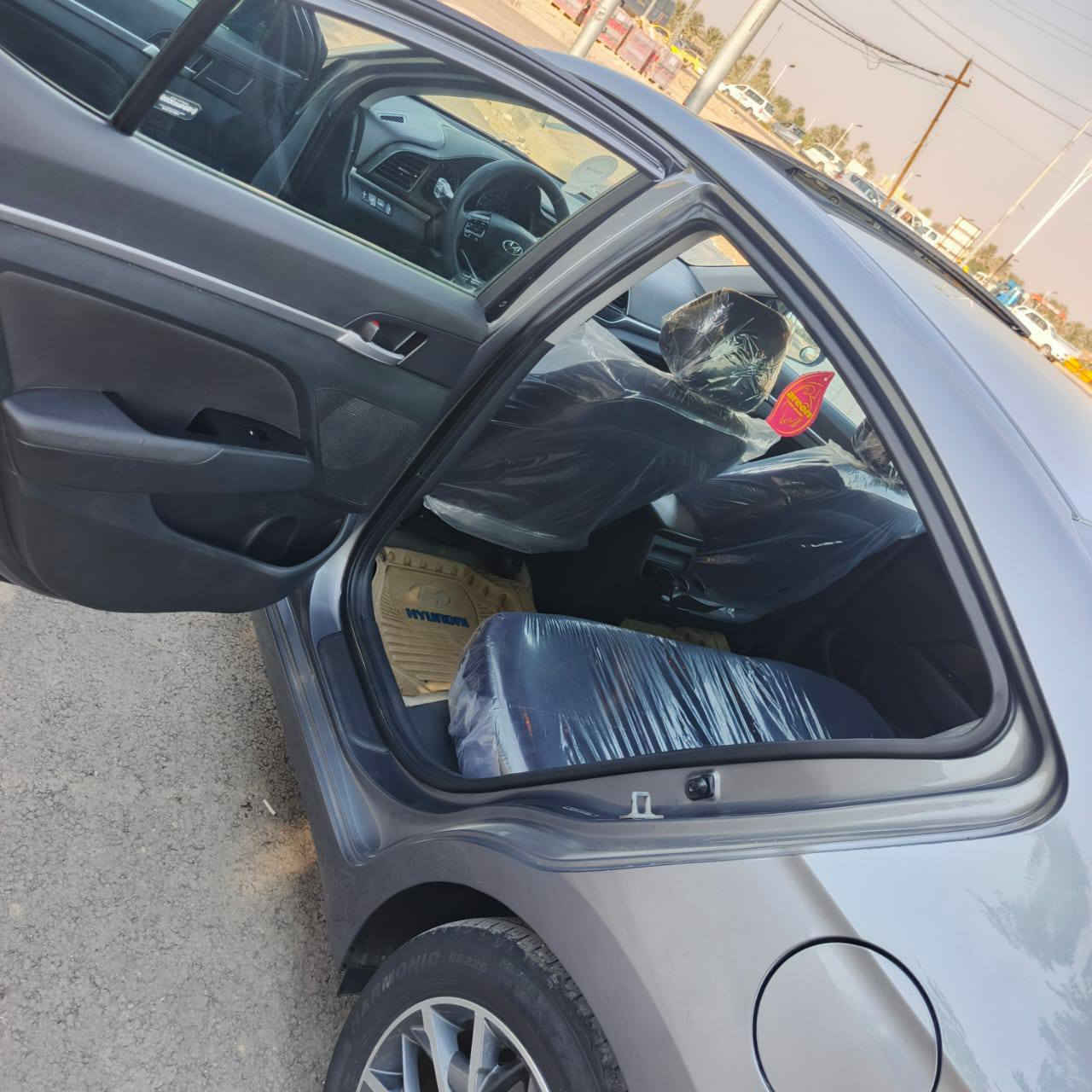 النترا 2019 وارد امريكي محرك 2000 دوش شرط ما مفتوح كير 6نمر بلادي
السياره داخله تقرير مياه امطار تعمل وتسير شرط 
السياره بدون تبديل 
بالعراق صار بيه صبغ جاملغ امامي وبنيد وداير الخلفي
السياره فول مواصفات
بصمه تشغيل وبصمة ابواب وبصمه جنطه وذكيه
فتحه سقف 
تحكمات جهتين وكامره
تدفئه بكشنات
تبريد شرط بيانو
حداديه شرط
منضومه زنون
تحديد مسار ونقطه عمياء
رقم بصره باسمي 
السعر 133 وبيه مجال بسيط ***********
