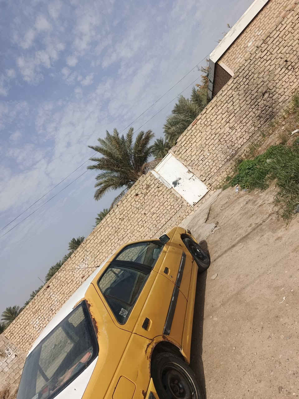 السلام عليكم بيجو باص موديل 13كير مكينه كهربائيات صدر حداديه باتري تايرات تحويل ثاني يوم عليه هيه 600ينزل من سعره مصفره غرامات السياره حلوه كاعده ناعمه بل مشي السعر 25وبيه مجال الشراي العنوان بغداد ناحيت الوحده اتصل ***********
