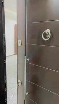 شقة للايجار طابق الاول ٢نوم وصاله ومطبخ وحمام (اليرموك الحمراء م٦١٨ كه...