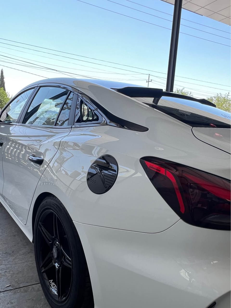 MG Gt 2025 
17000 km
سەیارەکە کامل جوان کاریە 
تایەو ویلیکی جوانی خراوەتە سەر
بی بۆیاخ بی سارد 
بۆیاخ تەنکە 
هەمو شتیکی بە شەرت
سلیمانی 
*********** السليمانية, العراق
