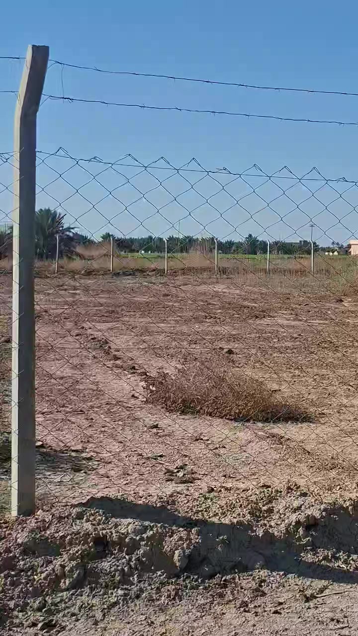 يا الله دونم للبيع واجه ٥٠ ونزال ٥٠ سند ٢٥ تحويل اسهم مكان حلو كلش قريب لناحية الخيرات بناء جديد يمه مزارع كهرباء طوارى خدمات كلش حلوه العنوان طويريج الخيرات قرب ناحية الخيرات خلف ملاعب الجراح الاستفسار اتصل ‎***********استاذ حيدر 
***********
مازن المعموري للعقار
