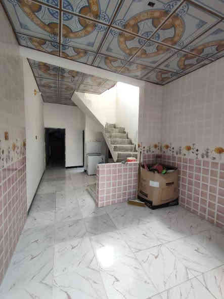 السلام عليكم 50 متر للبيع زراعي غرفه وصاله ومطبخ وصحيات موقع البيت كربلاء المقدسة يبعد عن الامام 8 كيلو وأقل حي الرباب خدمات ماء كهرباء خط نقل قريب على الشارع العام مدارس مولد ذهبي البيت أساس رباط والسقف صب كونكريت السعر 20 بي مجال قليل مستعجل للبيع 
للاستفسار اتصل أو واتساب *********** كربلاء
