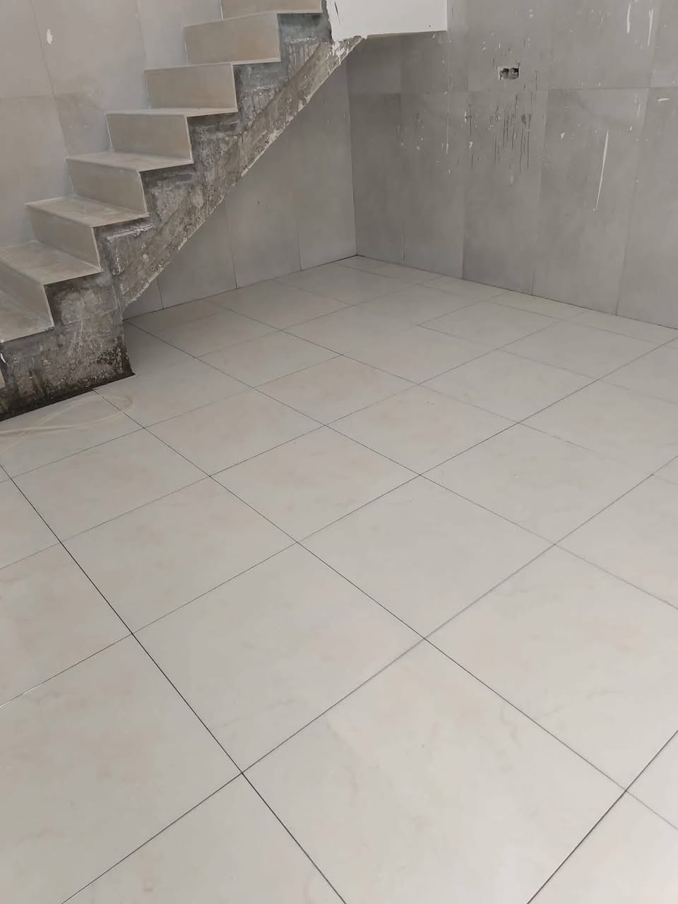 خلفه سراميك نعمل بورسلين مرمر كاشي كرانيت بايات درج ترميم دقه بل عمل *********** بسعر اخو البلاش وشرط تسليم مهندس
