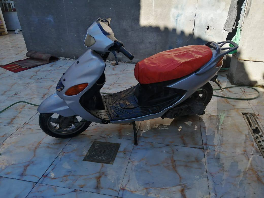 دراجه اكزز فحل جاهزه ماناقصها شي نقصها بس باتري اطلع بيها وين مايعجبك مكينه ناعمه تخبل شلعه قويه ب250   رقمي ***********
