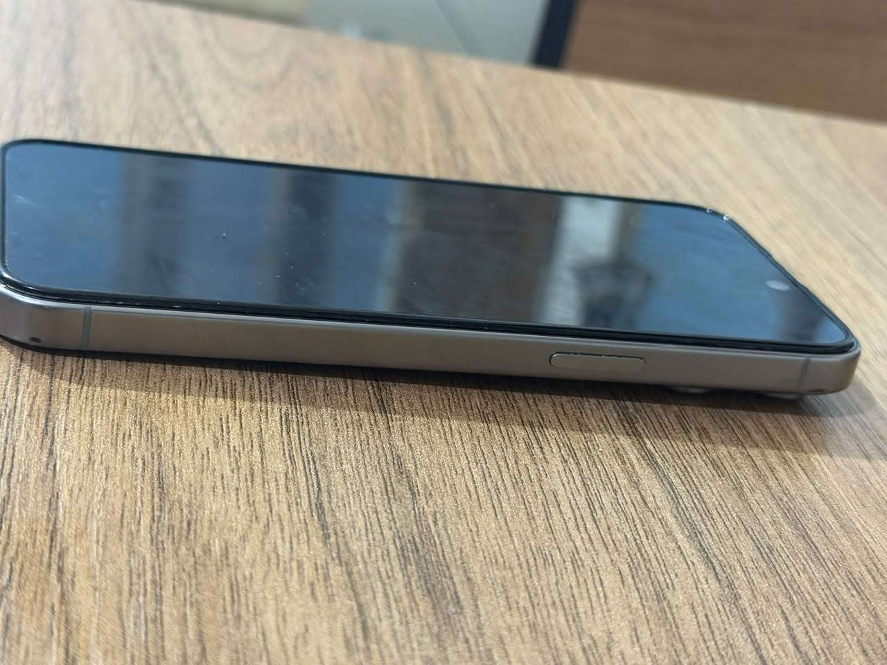 للبيع آيفون ١٥ برو ماكس شرق أوسط نظيف كلش مع ملحقاته كامله
الذاكره ٢٥٦ 
بطاريه ٩٠ 
السعر مليون و ٥٠
متواجد ع خاص
يوجد توصيل لمناطق بغداد فقط
*********** ( واتساب)
