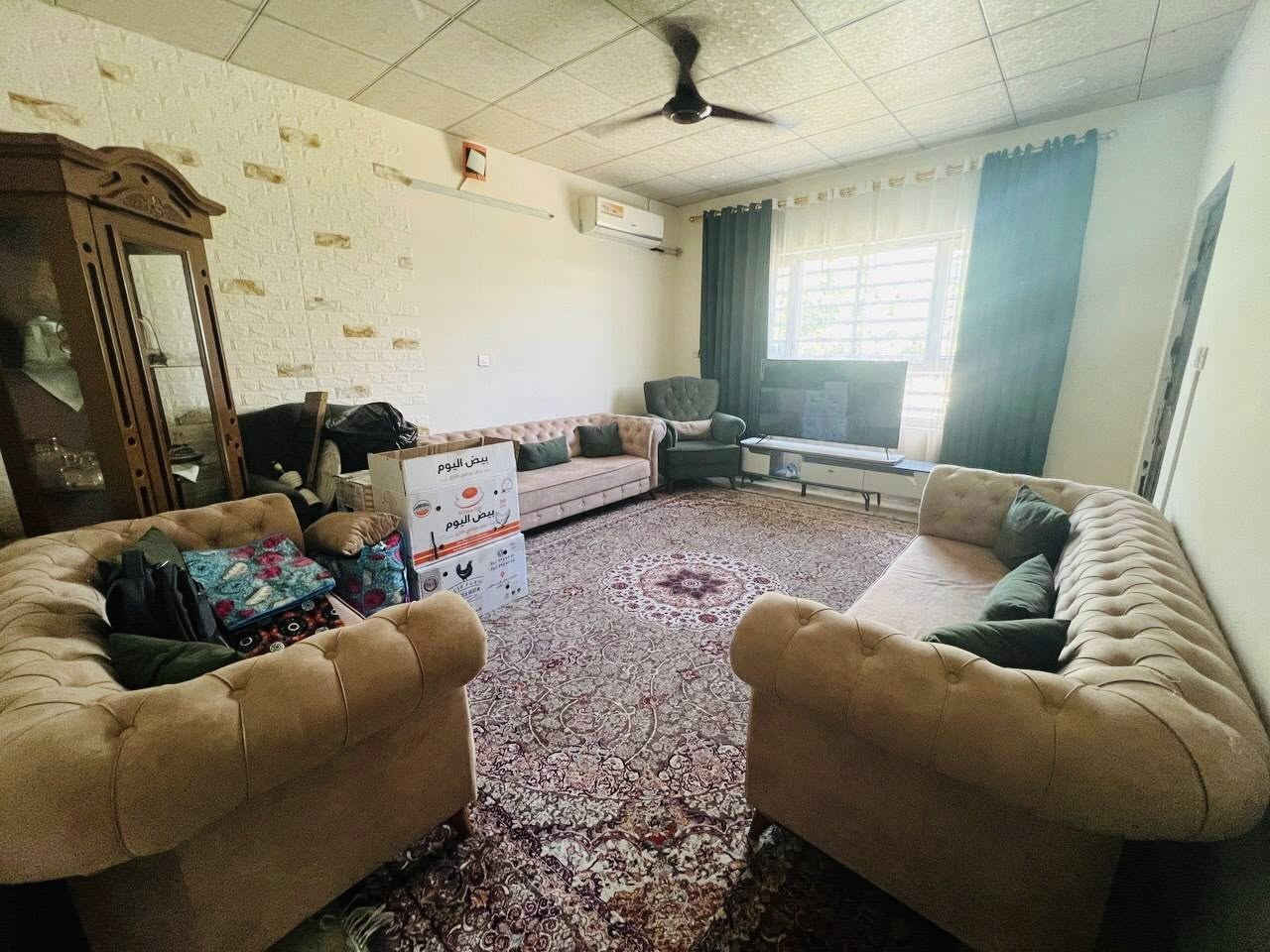 اغراض للبيع 
تخم ٥ قطع سعر ٥٥٠ الف 
غرفة نوم ٧ قطع سعر ٣٥٠ الف


**إذا كنت صاحب هذا الإعلان وتريد حذفه لأي سبب، رجاءا أرسل رسالة إلى الدعم الفني**