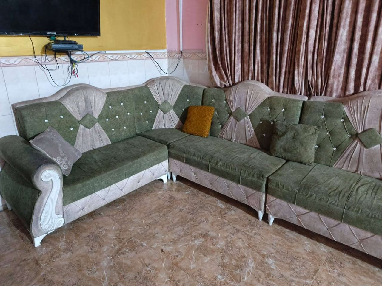 ديوان نجفي لبيع سعره 250 
نضيف وكلشي مابيه تجي شوفه تقتنع تاخذه 
العنوان ديوانيه الاسكان مقابيل معهد فني


**إذا كنت صاحب هذا الإعلان وتريد حذفه لأي سبب، رجاءا أرسل رسالة إلى الدعم الفني**