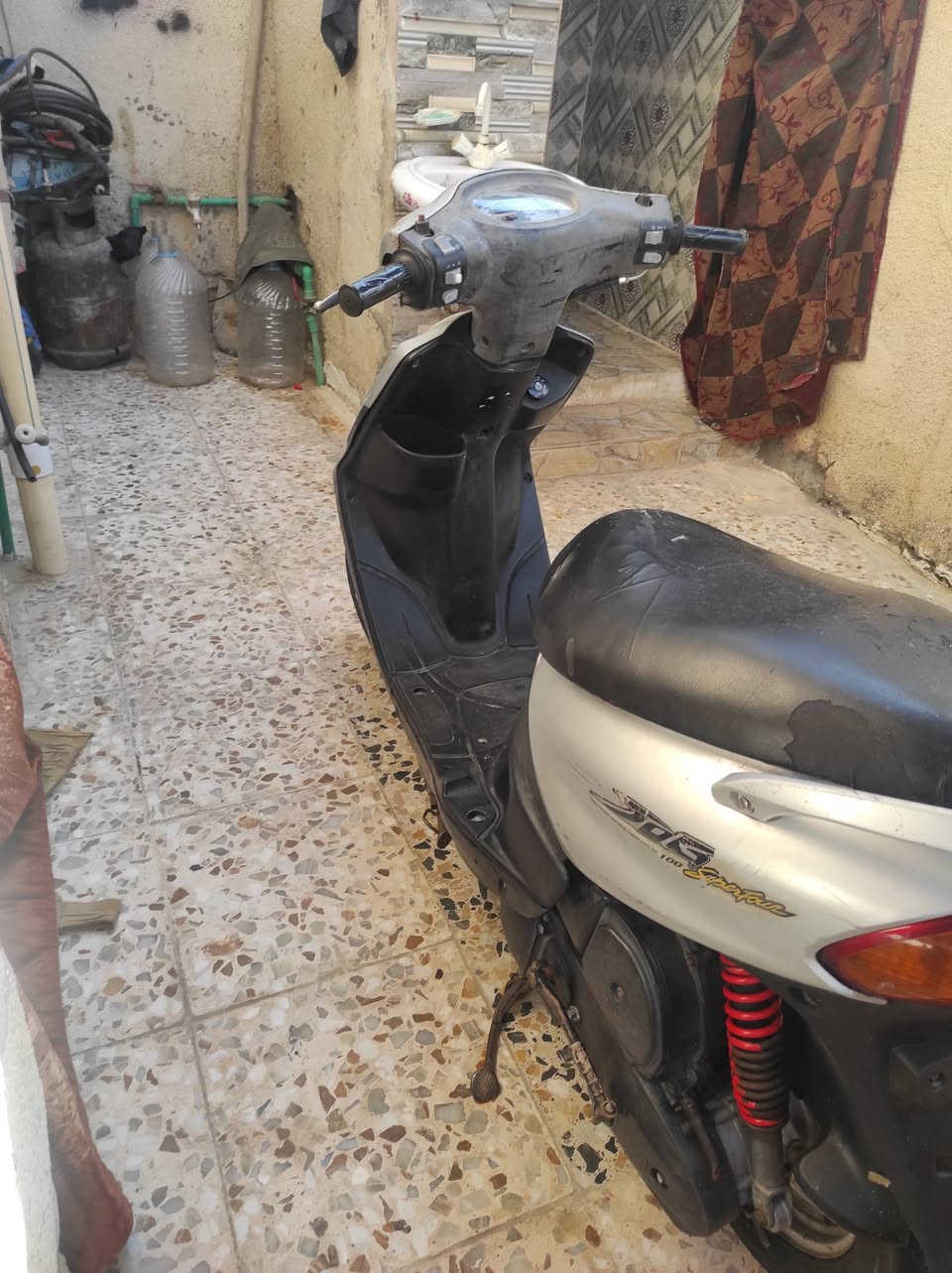 سلام عليكم دراجه ماكس دراجه جديده السعر 400 وبيهه مجال مكان بغداد حي البتول ***********
