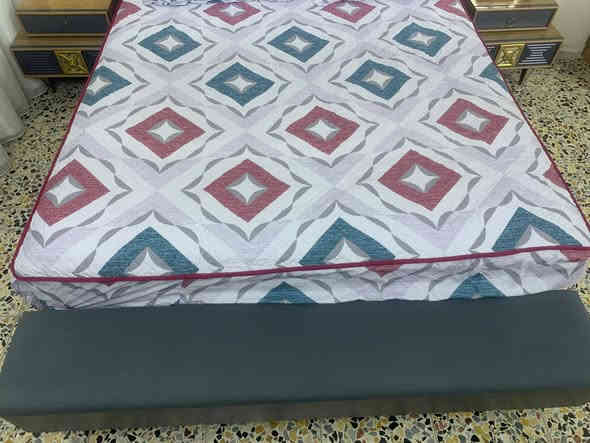 غرفه نوم تركي درجة اولى 10قطع جديدة جدا بدون شخط سرير خزانه كنتور 6 وملحق العنوان بغداد السعر 900  الاتصال ***********
