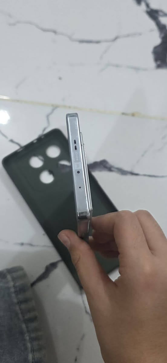 السلام عليكم
جهاز infinx gt 20 pro 

الجهاز نضافه %90 مابي ملحقات بس كارتون و راس الشاحنه
ما عندي توصيل الجهاز كلشي ما مبدل بي 
السعر 300 قفل 
للاتصال ***********
