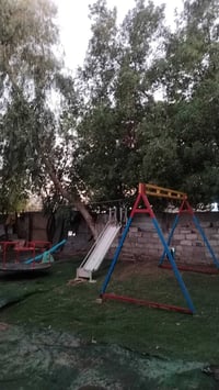 بيت للايجار • ٣ غرف • حديقة ٣٠٠م