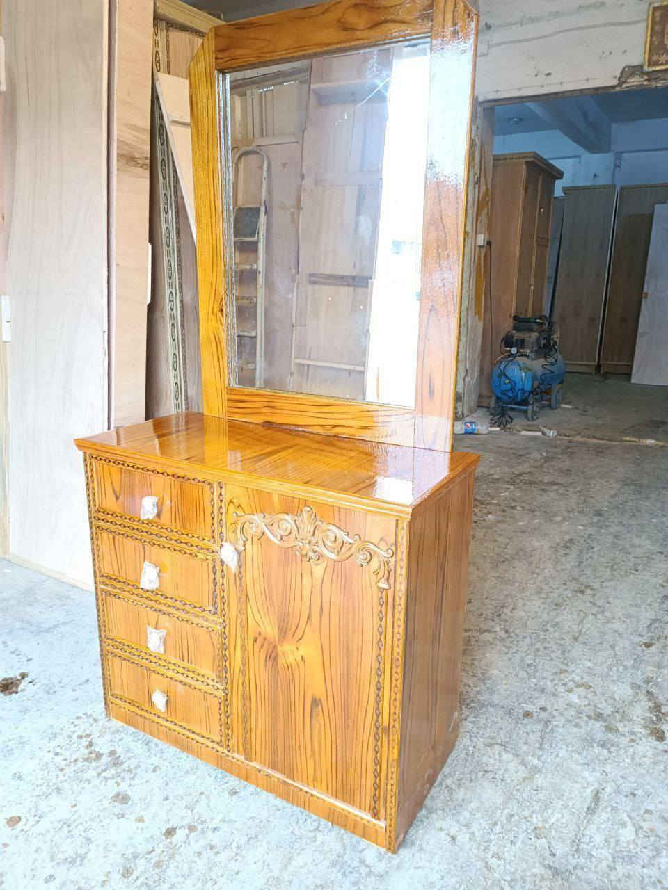 ميز اتواليت صاج شغل نجارة توصيل مجاني داخل بغداد للحجز والاستفسار مراسلة واتساب *********** خناقين, ديالى
