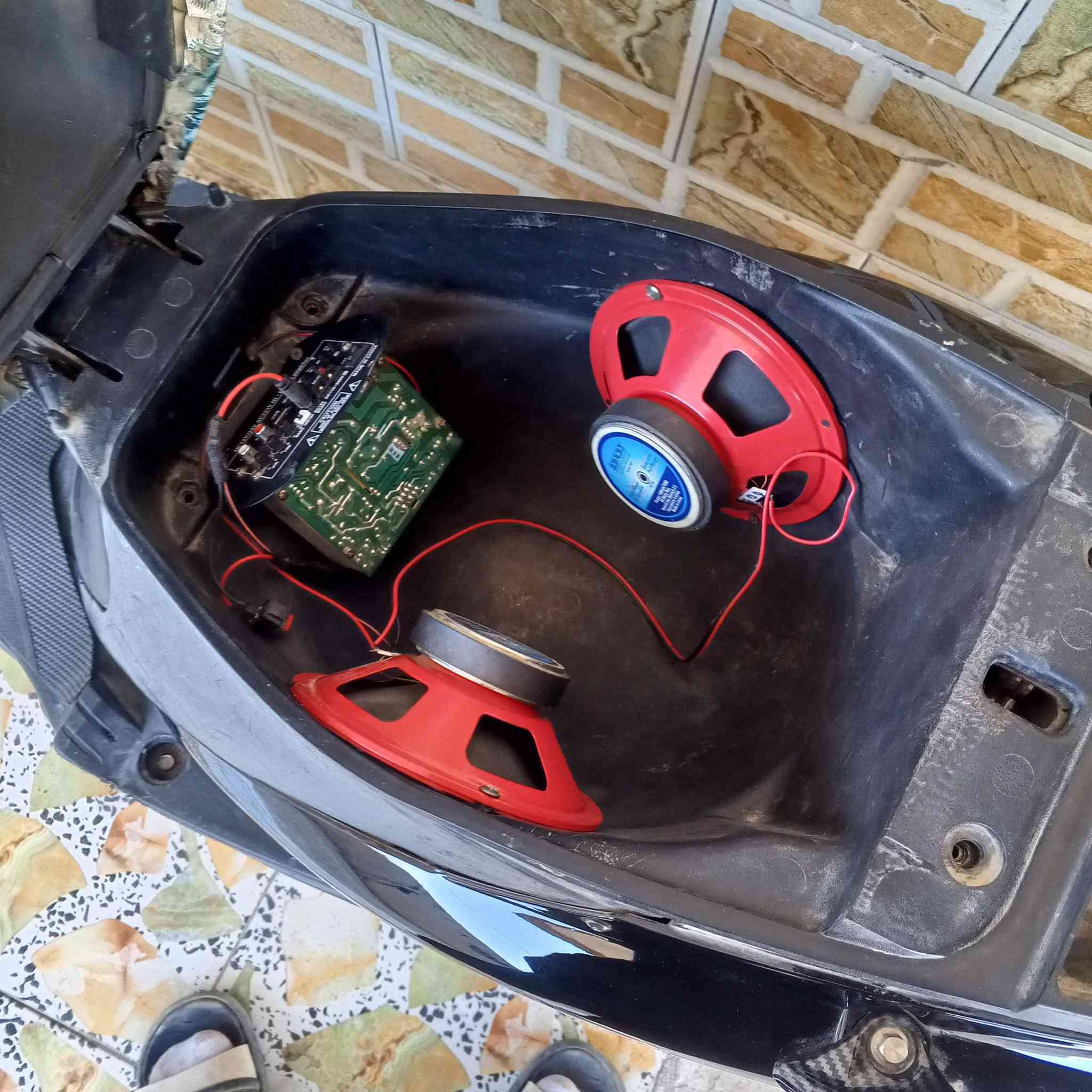 سلام عليكم ماكس عدله للبيع دراجه مكينه 49بلاديه مامفتوحه دراجه شلعه معدل خير عليها وياله RPM  دراجه ملاح يخبل بيها وشوفة عينك من الله  نقصها بس باتري ضعيف سعر 700وبيها مجال مكاني حله مركز  ***********
