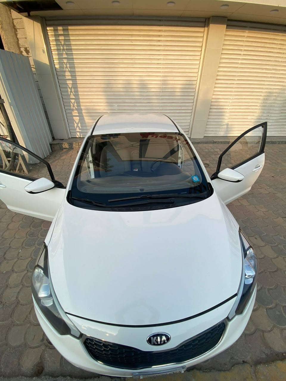 سيراتو 2015 خليجي 
محرك 1600 دوش 
كامره حساسات شاشه 
الباب الخلفي من جهت السكن كارت مكانين محدد 
محرك كير تبريد خير من الله 
السعر 115 $


**إذا كنت صاحب هذا الإعلان وتريد حذفه لأي سبب، رجاءا أرسل رسالة إلى الدعم الفني**