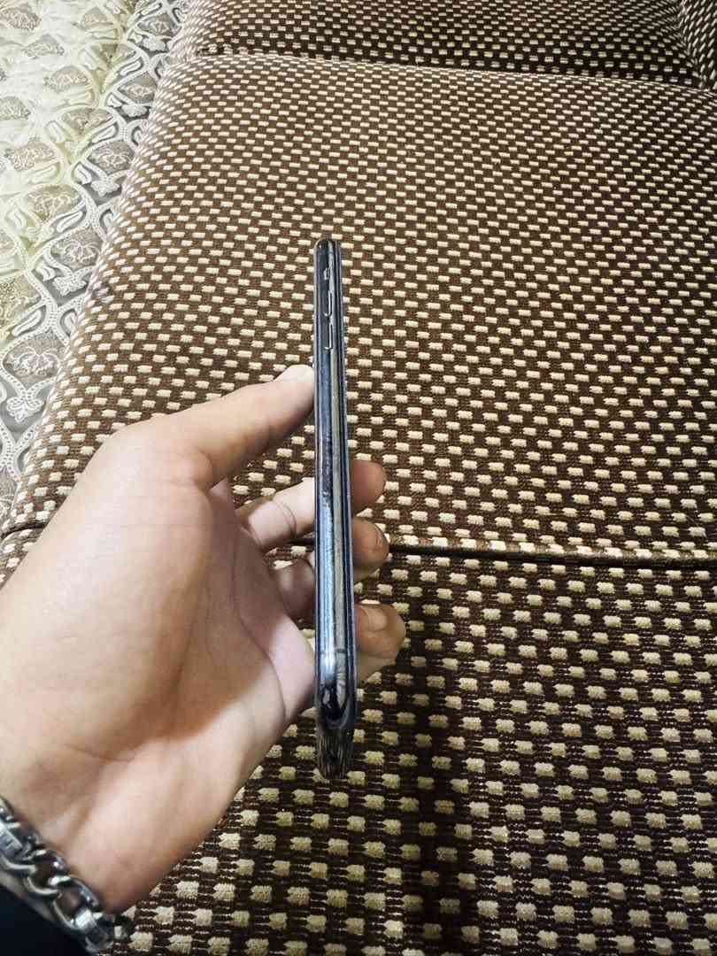 السلام عليكم iPhone 11 Pro Max جهاز نضيف
فقط بطاريه ابدله اصليه 100
ذاكره 512
الخاص مفتوح
يرهم مراوس حسب القناعه


**إذا كنت صاحب هذا الإعلان وتريد حذفه لأي سبب، رجاءا أرسل رسالة إلى الدعم الفني**